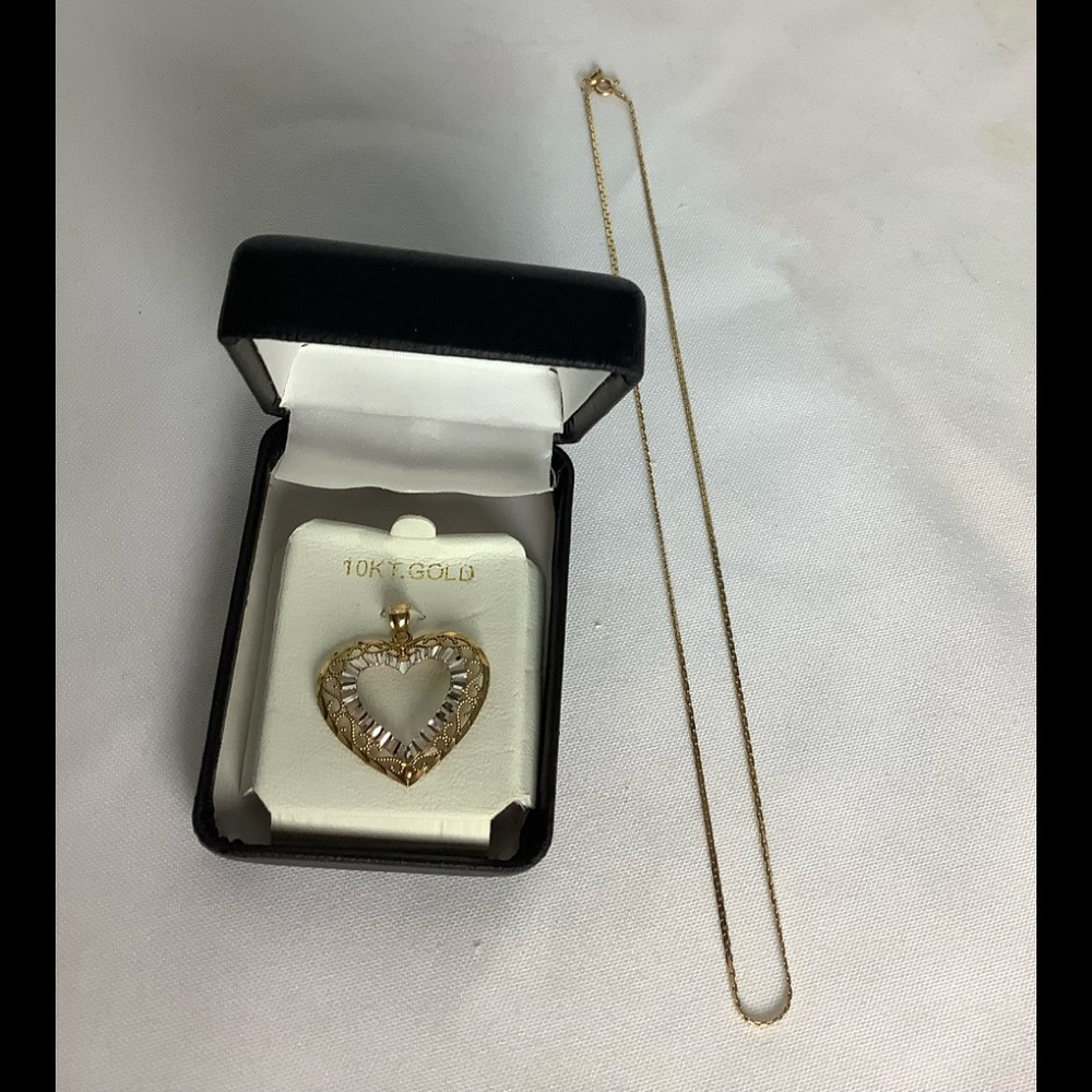 10Kt Gold 2-Tone Light ❤️Pendant pre-owned smchain